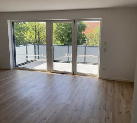 Herrsching sehr ruhige Top Lage, freie 2 Zimmer Wohnung mit ca. 70 qm. 1.OG