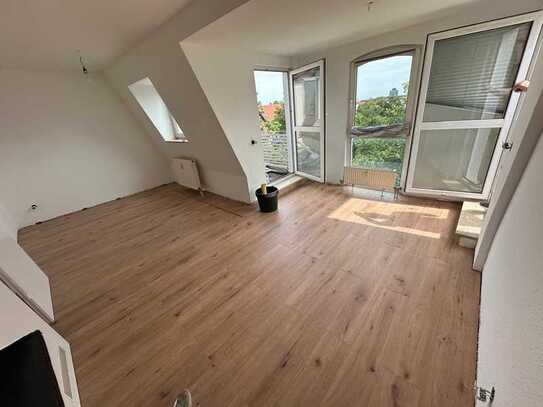 Stilvolle, modernisierte 2-Zimmer-Wohnung mit geh. Innenausstattung mit Balkon