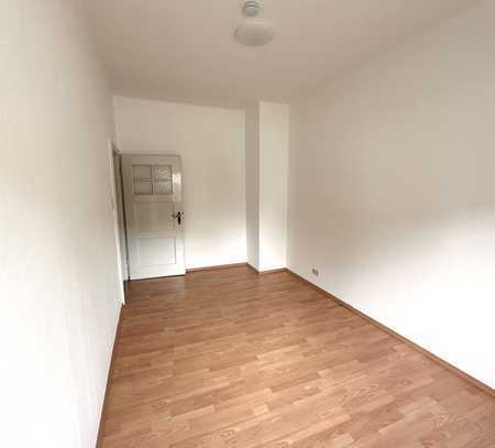 Gemütliche WG-Wohnung mit Balkon und Terrasse im 1. OG in Heidelberg