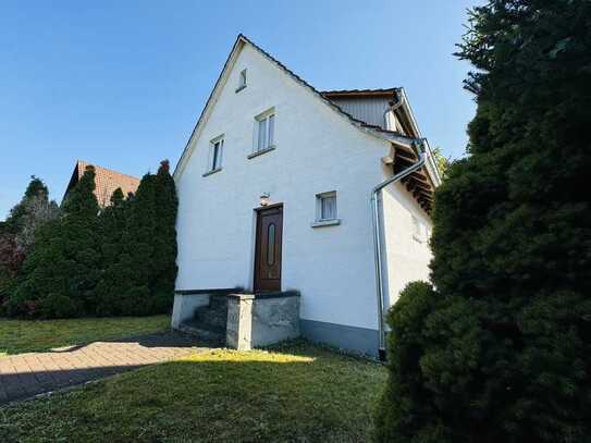 Sanierungsbedürftiges Einfamilienhaus in Alsbach mit großem Garten