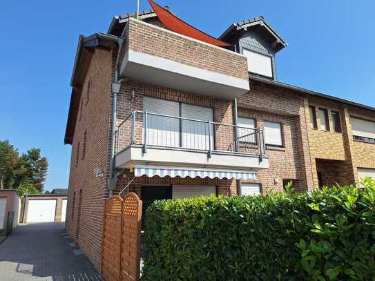 TOP aufgeteilte Wohnung mit Garage im gepflegten Dreifamilienhaus in Eschweiler-Weisweiler