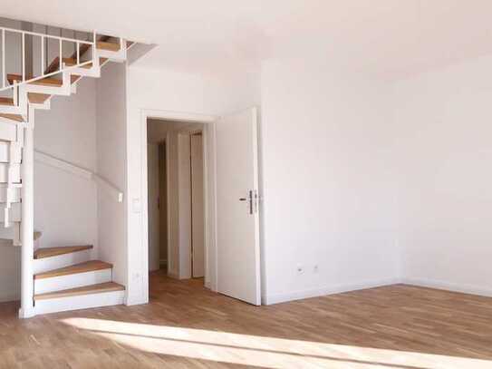 Helle, modernisierte 2-Zimmer-Maisonettewohnung in Kirchseeon