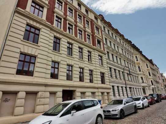 Attraktive 4-Zimmer-Wohnung mit Balkon in erstklassiger Lage der Magdeburger Altstadt