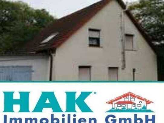 Schönes freistehendes Einfamilienhaus mit Garage. Zur Selbstnutzung oder als Kapitalanlage