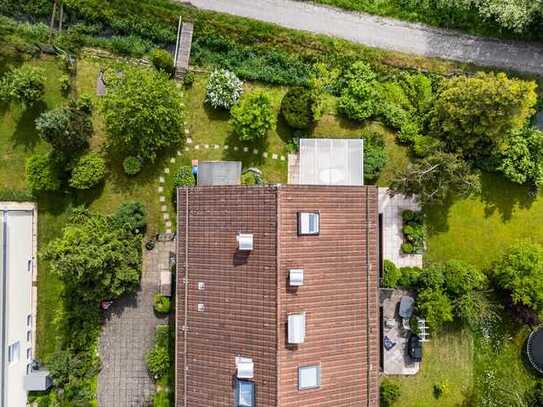 Idyllisch wohnen am Landschaftsschutzgebiet in Starnberg! Charmante DHH mit traumhaftem Garten.