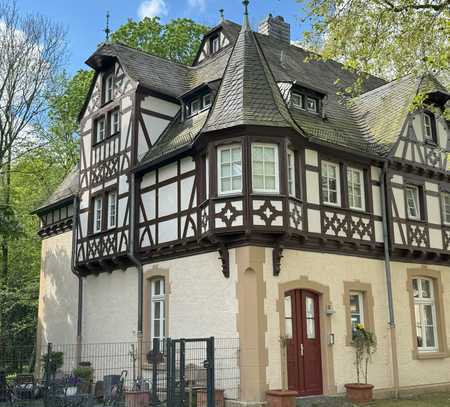 Haus im Haus - charmante Maisonette mit Garten im Schlosspark Eller