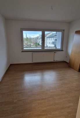 Großzügige Wohnung mit Balkon in Wanheimerort