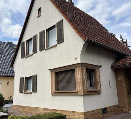 Charmantes Haus im Dornröschenschlaf mit großem Potenzial