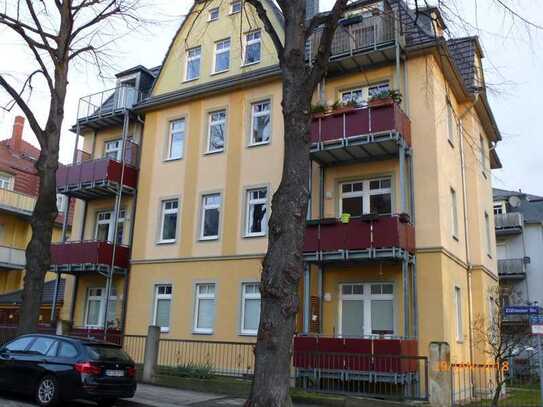 helle 3-Raum Wohnung mit Balkon, Abstellkammer und großer Küche