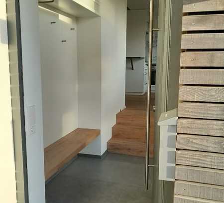Schöne 2-Raum-Erdgeschosswohnung mit gehobener Innenausstattung mit Balkon und EBK in Grafenberg