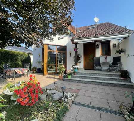 Großzügiges Haus mit mediterraner Terrasse und weitläufigem Garten - Ihr Traumdomizil wartet!