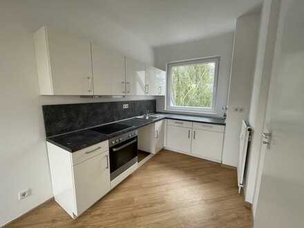 Wohen im Grünen - 2 Zimmer mit Einbauküche und großem Balkon