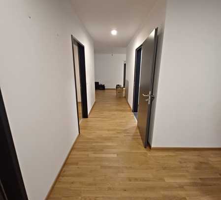 **Schöne 4-Zimmer Erdgeschosswohnung in Braunschweig mit Terrasse**