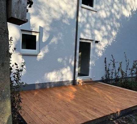 LEBEN AUF DEM LAND IN EINEM 2-FAMILIENWOHNHAUS - DREI ZIMMER WOHNUNG MIT TERRASSE