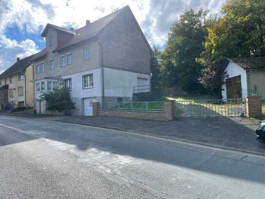 Geräumiges Wohnhaus, 6-Zimmer, großer Garten, in Bartshausen/Einbeck