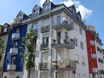 Modernisierte 1-Zimmer-Wohnung mit Balkon und EBK in Kaiserslautern