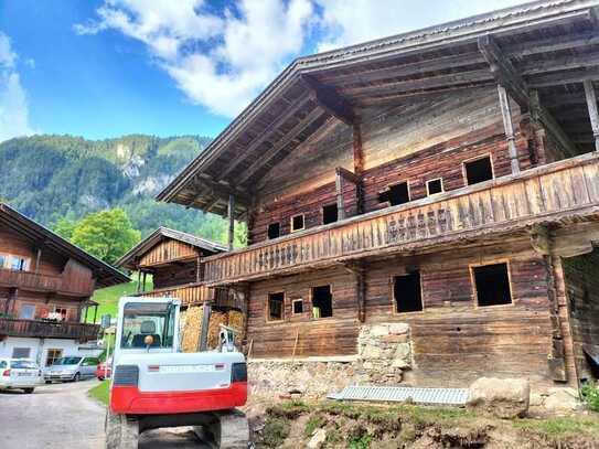 Rarität - Original Tiroler Bauernhaus aus dem 17. Jahrhundert Almhaus Berghütte ohne Grund