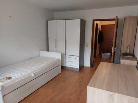 Geschmackvolle 1,5-Raum-Wohnung mit Balkon und Einbauküche in Heidelberg