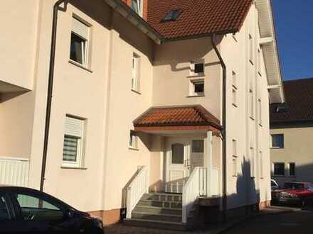 Modernisierte 2-Raum-Wohnung mit Balkon in Flieden