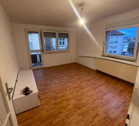 Geschmackvolle 2-Zimmer-Wohnung mit Balkon und Einbauküche in Stuttgart-Mitte