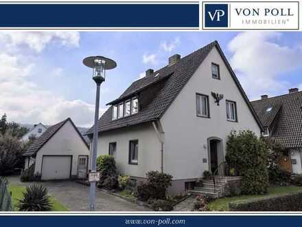 Haus am Wasser: Zweifamilienhaus in der Nähe der Marina