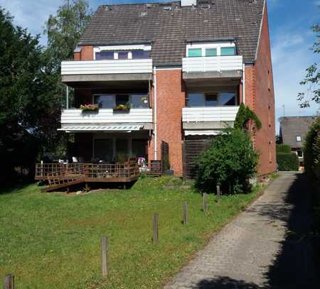 Sonnige Dachgeschoss-Wohnung mit Balkon in Norderstedt