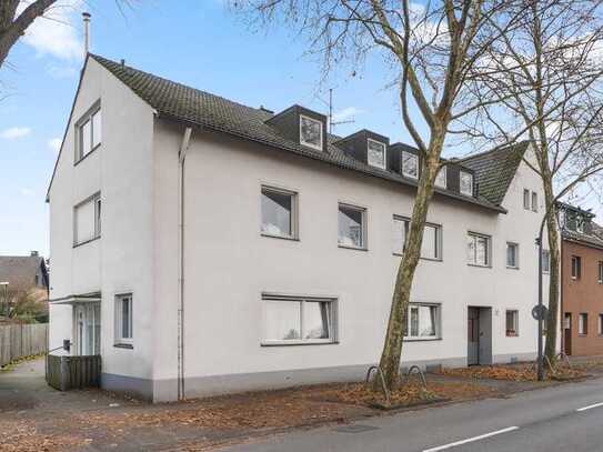 Investieren in begehrter Lage - Vielseitiges 7-Parteinhaus in Köln Rath-Heumar!