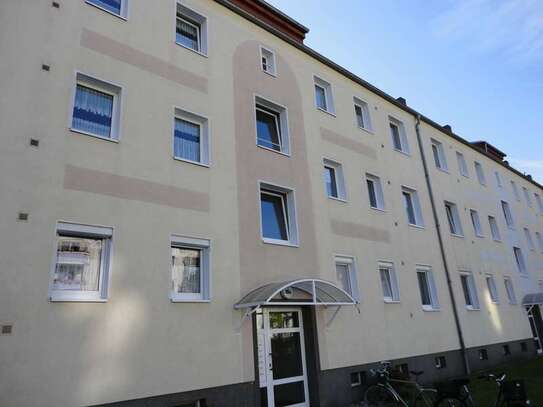 Attraktive 3-Raumwohnung mit EBK und Balkon in Halle (Saale)