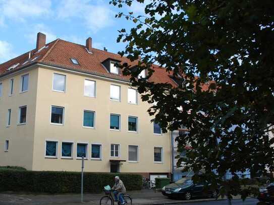 Stöcken nähe VW helle- renovierte 2- Zimmer Wohnung