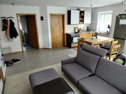 RESERVIERT Gepflegte 2-Zimmer-Hochparterre-Wohnung mit Balkon und Einbauküche