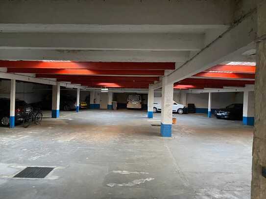 Tiefgaragenstellplatz 24 in Berlin-Steglitz-Zehlendorf