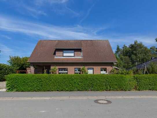 Zweifamilienhaus mit großem Garten 
in Ostseenähe