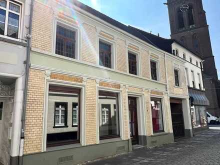 Helle Gewerbeeinheit im Herzen der Hülser Altstadt zu vermieten