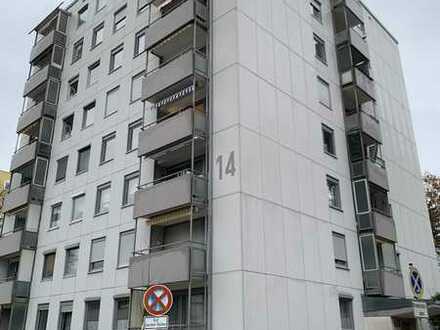 In Karlsruhe: Gepflegte Wohnung mit drei Zimmern und Balkon