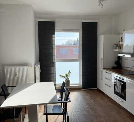 Moderne 2 ZKB- DG Wohnung mit großem Sonnenbalkon.