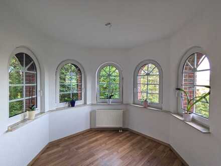 Exklusive 2-Zimmer-Wohnung in einer wunderschönen Stadtvilla mit Panoramablick
