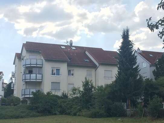 Geschmackvolle, gepflegte 2,5-Raum-Dachgeschosswohnung mit Balkon in Winnenden