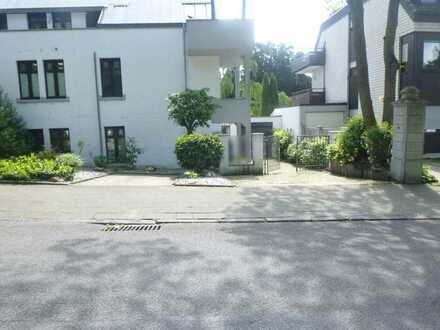 Haus im Haus mit eigenem Eingang, Garten und viel Platz in Toplage von Mönchengladbach