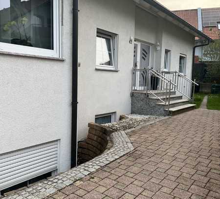 Schöne 4-Zimmer-DG-Wohnung mit Balkon und Einbauküche in Pfullendorf