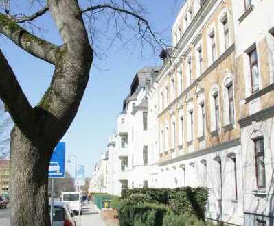 Erdgeschoss-Balkon, EBK und viel Platz.