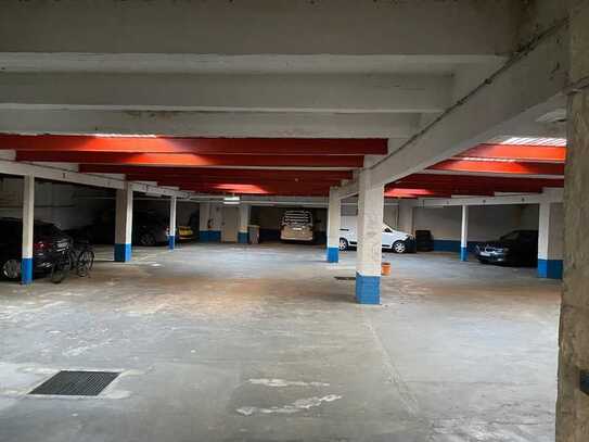 Tiefgaragenstellplatz Nummer 24 in Berlin-Steglitz-Zehlendorf