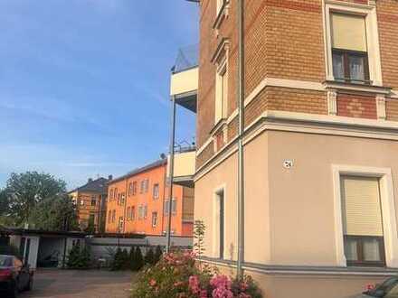 1 Raum Wohnung mit Balkon