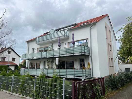 Wunderschönes 2-Zimmer-Neubau-Dachatelier im beliebten Stuttgart-Weilimdorf mit großer Süd-Loggia