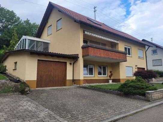 Einfamilienhaus, Wintergarten, 2 Garagen, 2 Stellplätze, Umbau zum Mehrfamilienhaus schnell möglich