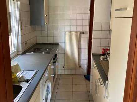 Freundliche, gepflegte 2,5-Zimmer-Hochparterre-Wohnung (EG) in Esslingen-Pliensauvorstadt