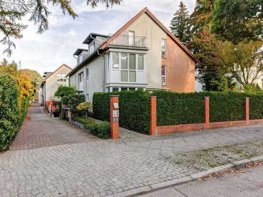 2-Zimmer-DG-Wohnung in Lichterfelde: 64 m², vermietet, ruhige Lage, Süd-Terrasse, provisionsfrei