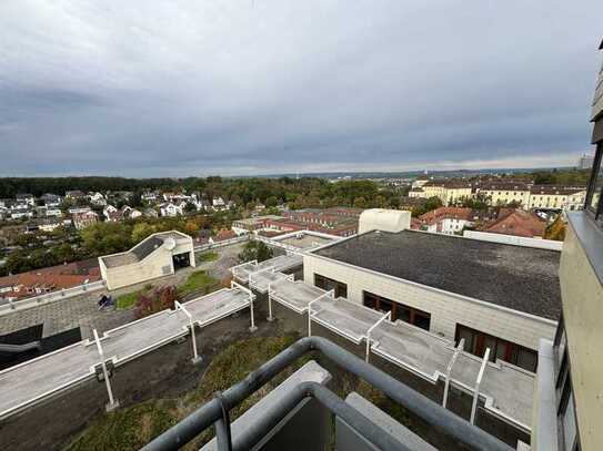 Sofort verfügbare, möbilierte 3,5-Zimmer-Wohnung mit Balkon und EBK im Zentrum Ludwigsburgs