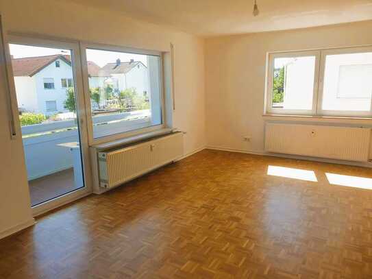 Helle 4-Zimmer-Wohnung in Hasselroth mit Balkon und Keller