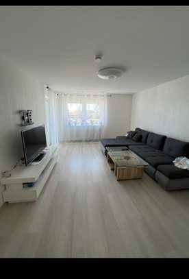 Geschmackvolle 3-Zimmer-Hochparterre-Wohnung mit geh. Innenausstattung mit Balkon und EBK