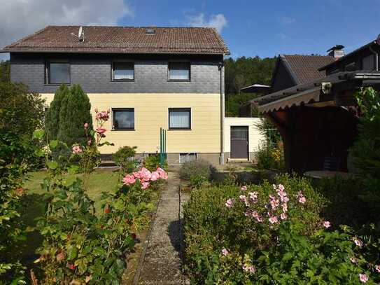 Schönes Ein- bis Zweifamilienhaus mit Garage in ruhiger Lage